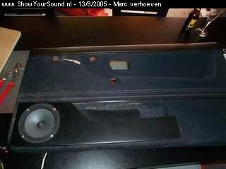 showyoursound.nl - Golf 2 GTI - marc verhoeven - SyS_2005_8_13_2_1_52.jpg - hier het geheel gemonteerd in het deurpaneel 